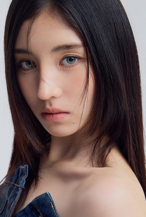 Born to be Kristin - 灰色