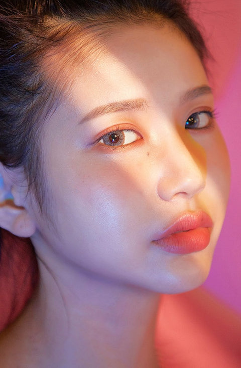 Ahhh! Kristin - 灰色