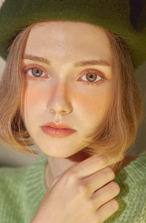 Blurred Kristin - 棕色